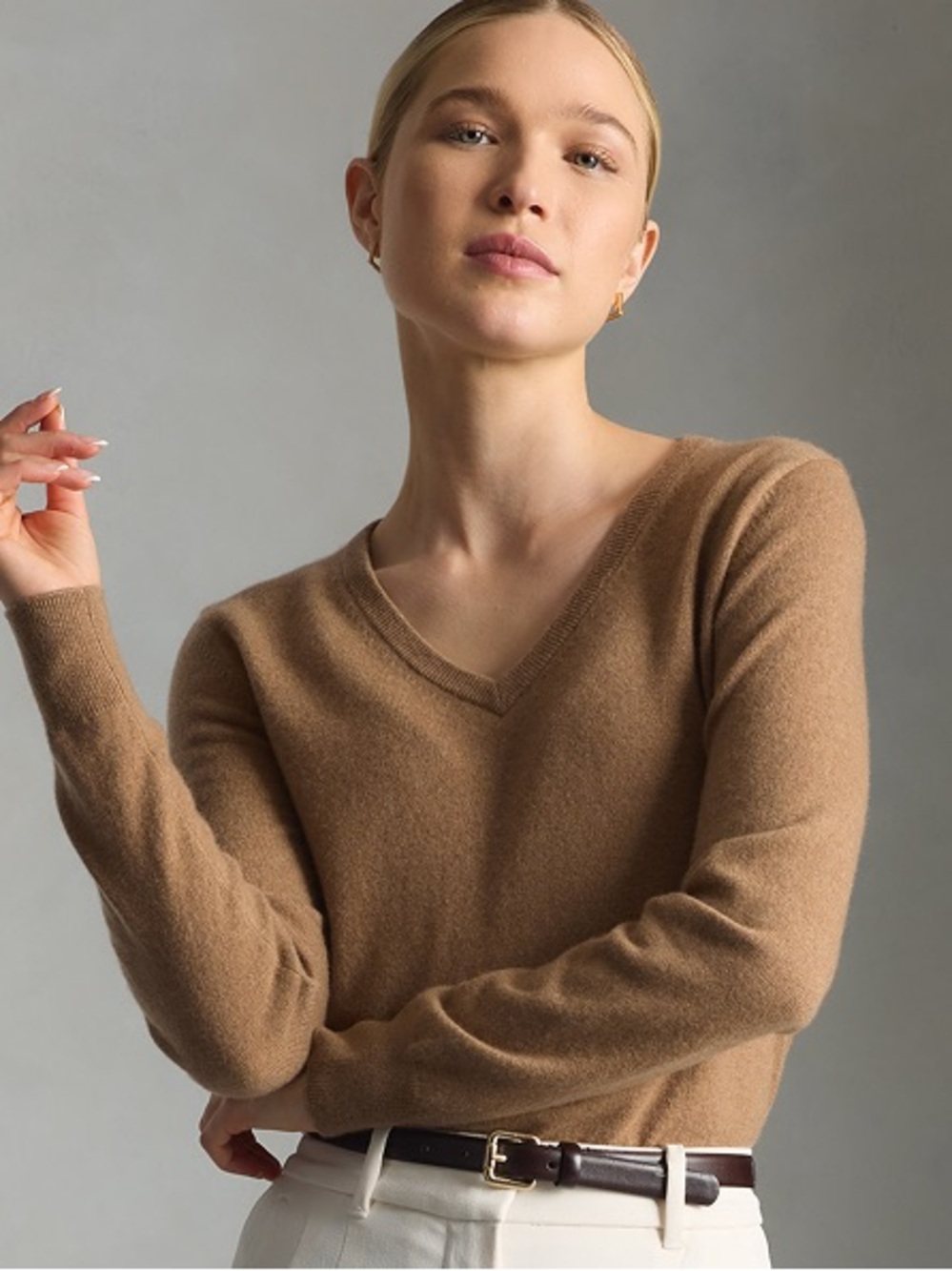 Quince Mongolian 100% Cashmere V-Neck Sweater